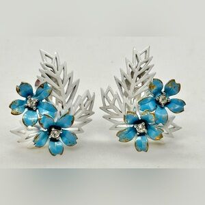Vintage Trifari White Blue Enamel Flower Filigree Earrings Clip Flowering Ferns